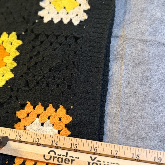 Retro 70s Crochet Granny Square Boho Vest Size Large - Picture 4 of 8